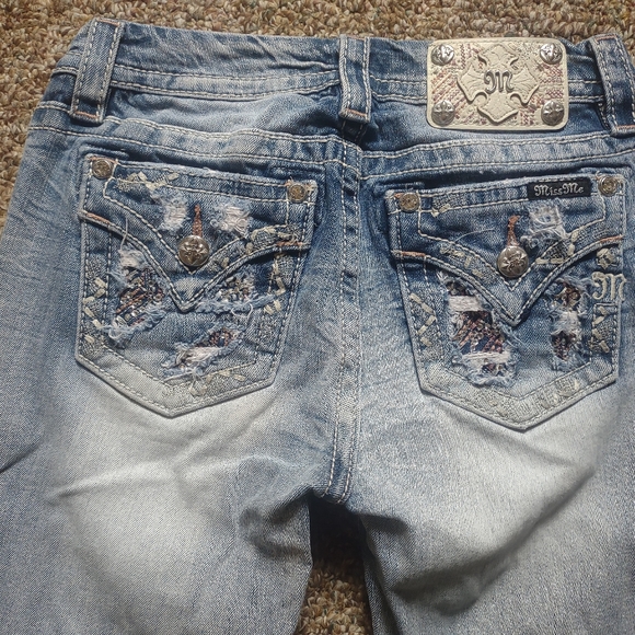 Miss Me Mid Rise Crop 27 - Picture 2 of 5